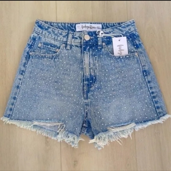 INDIGO REIN | Junior's Cotton High-Rise  Rhinestone Frayed Shorts - Picture 4 of 8